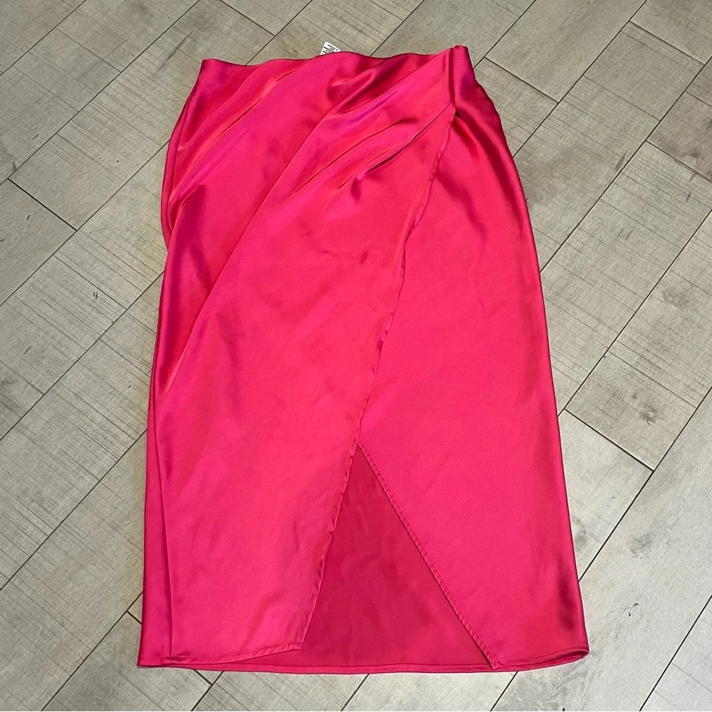 🧸2/$30🧸 Rachel Zoe Bright Fuchsia Satin-like Wrap Skirt - Picture 2 of 9